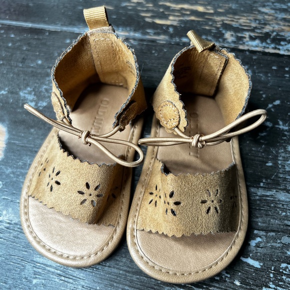 Old Navy | Baby Summer Sandals - Picture 6 of 7